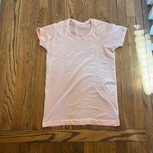 I am selling a strawberry milkshake swiftly tech it’s in great condition!